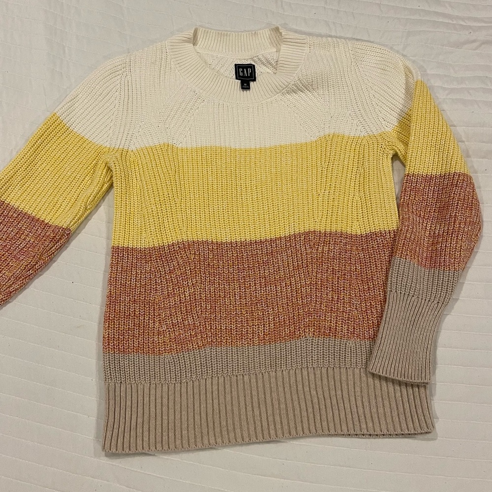 Womens GAP knit sweater